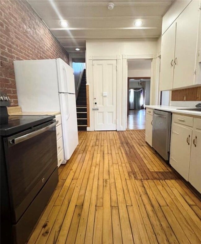 301 W Clinton St in Elmira, NY - Building Photo - Building Photo