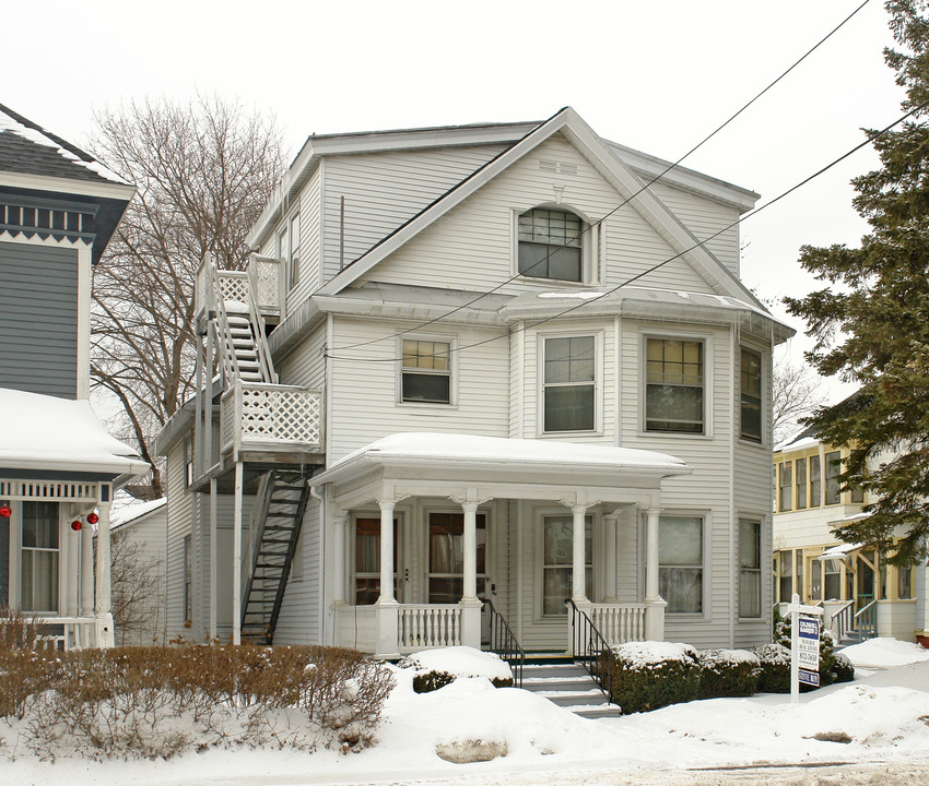 28 Pleasant St in Waterville, ME - Building Photo