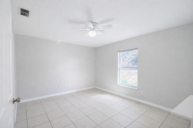 1630 Needle Palm Dr in Edgewater, FL - Building Photo - Building Photo