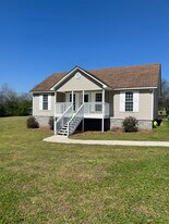 2029 Armstrong Loop in Hayden, AL - Building Photo