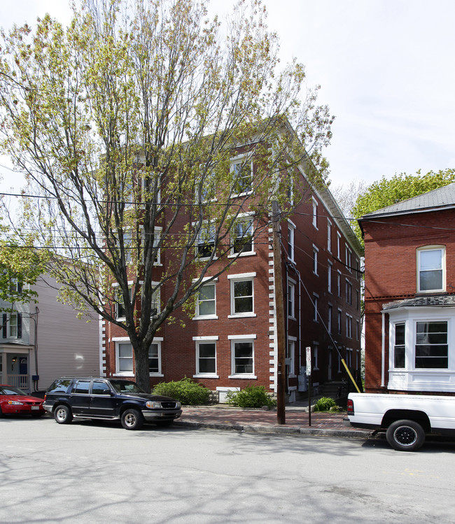 11-13 Grant St in Portland, ME - Foto de edificio - Building Photo