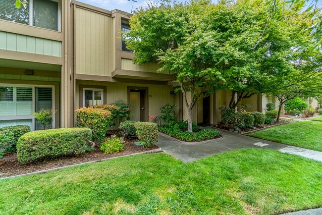 property at 3158 Phoenix Ln
