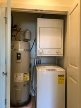 Main Place Apartments in Bellevue, WA - Building Photo - Building Photo