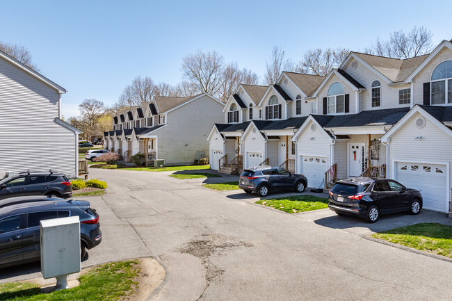 Water View Condominum Water View Condominum in Attleboro, MA - Building Photo - Building Photo