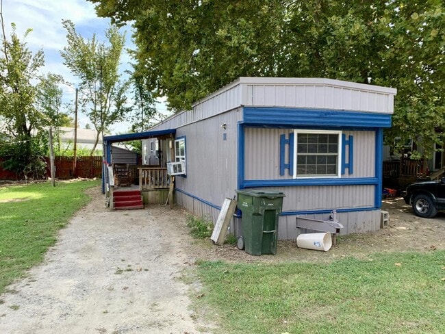 property at 522 E Redwood Ave