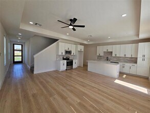 620 W Avenue F in Garland, TX - Building Photo - Building Photo