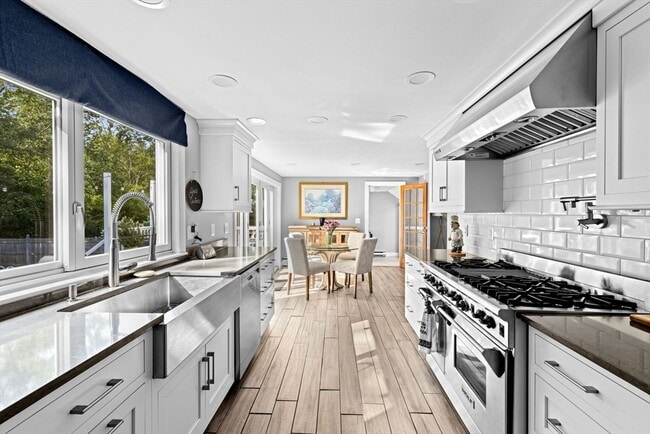 4 Country Dr in Hingham, MA - Building Photo - Building Photo