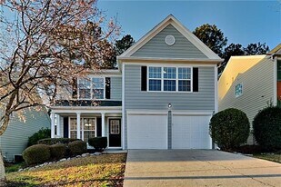 595 Alstonefield Dr in Alpharetta, GA - Building Photo
