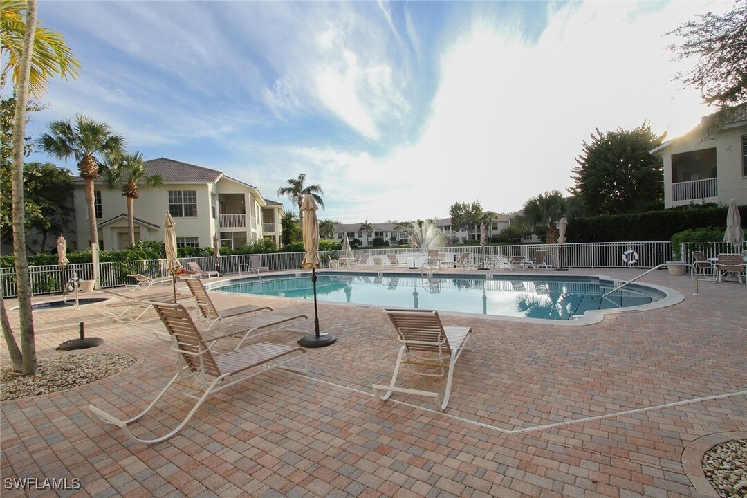 8824 Ventura Way in Naples, FL - Building Photo