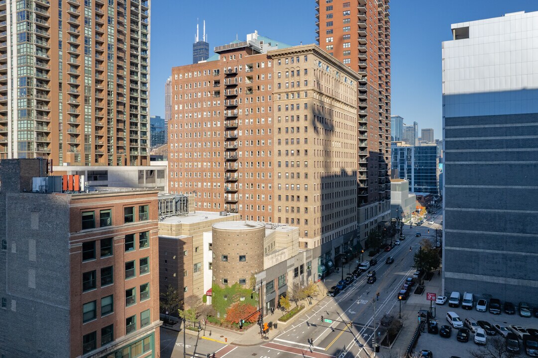 Burnham Park Plaza in Chicago, IL - Building Photo