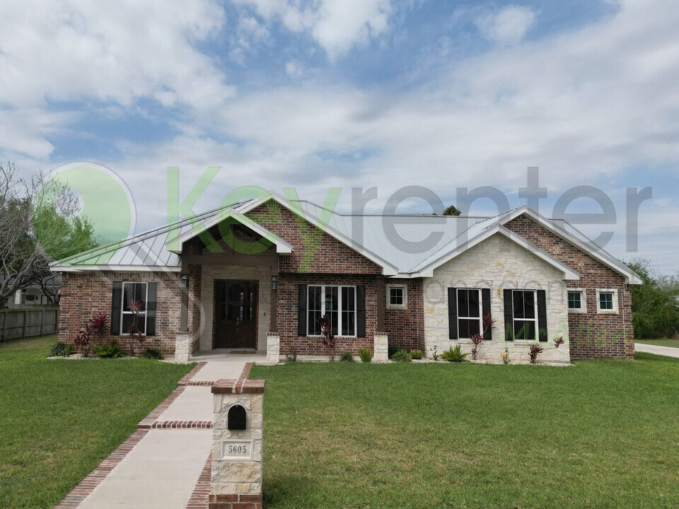 5605 E Pecan Dr in Donna, TX - Building Photo