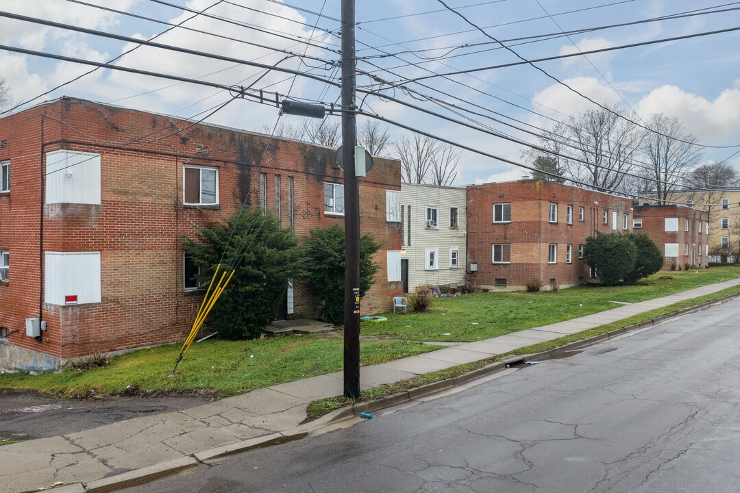 2700 North St in Endwell, NY - Foto de edificio