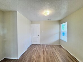 2710 Rain Sage in Los Lunas, NM - Building Photo - Building Photo