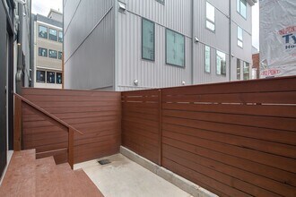 312 Potts St in Philadelphia, PA - Building Photo - Building Photo