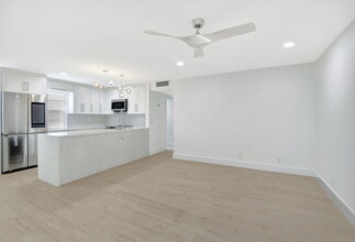 969 Normandy U in Delray Beach, FL - Building Photo - Building Photo