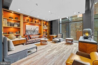 1213 Walnut St in Philadelphia, PA - Building Photo - Building Photo