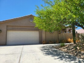 67235 Garbino Rd in Cathedral City, CA - Building Photo