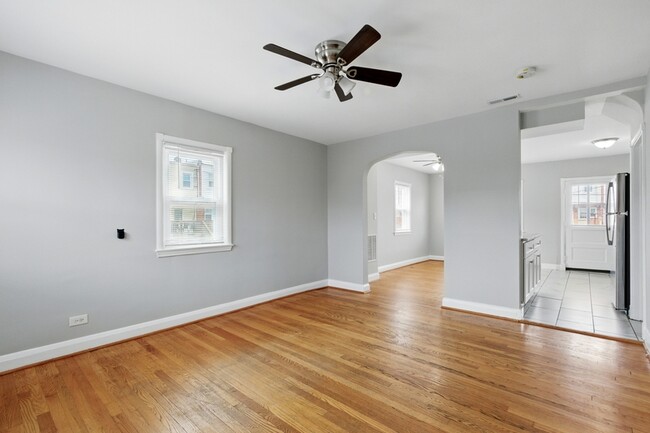 336 Magnolia Terrace in Essex, MD - Building Photo - Building Photo