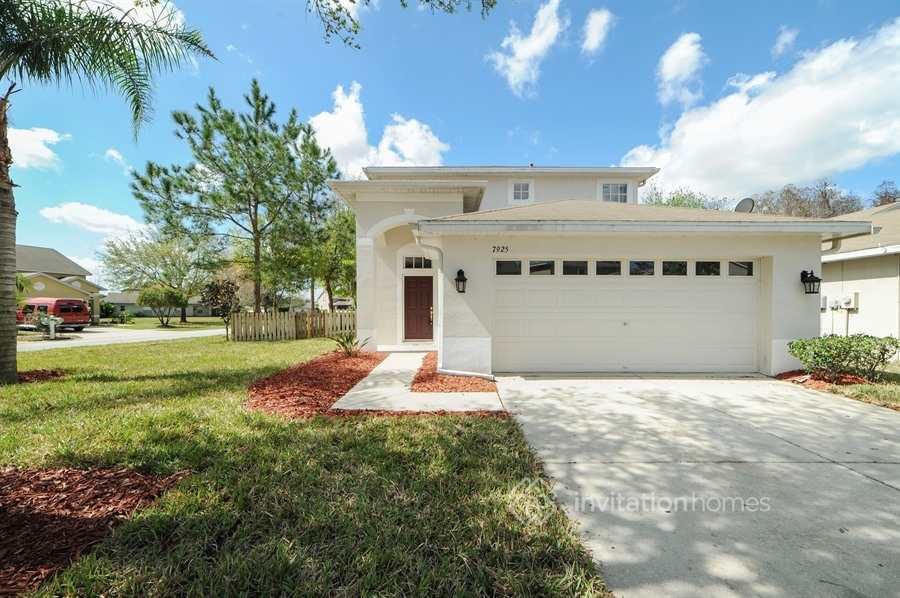 7925 Endless Summer Ct in Land O Lakes, FL - Building Photo