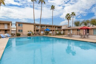 Windsong in Phoenix, AZ - Building Photo