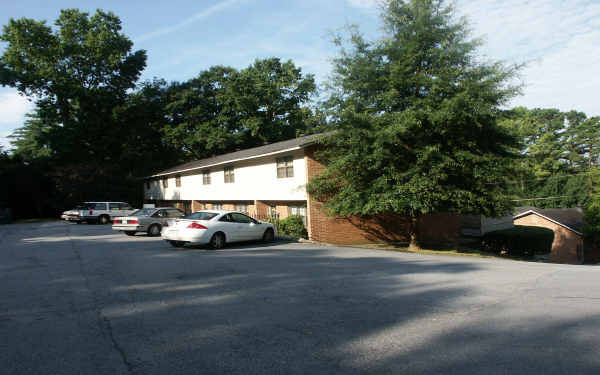 Royal Emory Apartments in Atlanta, GA - Building Photo - Building Photo