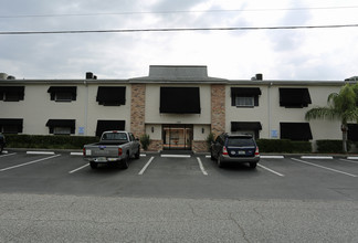 Kingston Court Apartments in Tampa, FL - Foto de edificio - Building Photo