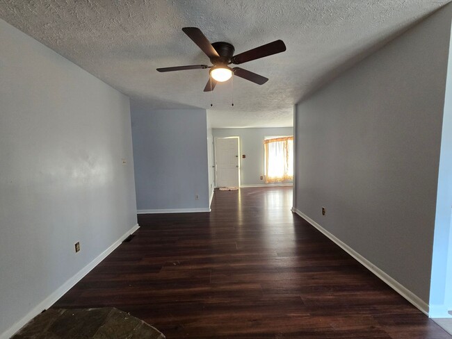 6758 Seaford Dr in Fayetteville, NC - Building Photo - Building Photo