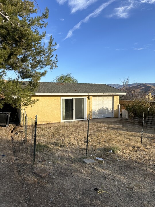 32908 Dorama Ave in Acton, CA - Building Photo