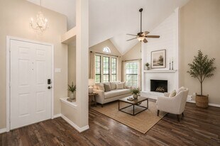 12518 Dolgo Dr in Cypress, TX - Building Photo