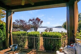 17120 Belle Isle Dr in Cornelius, NC - Building Photo