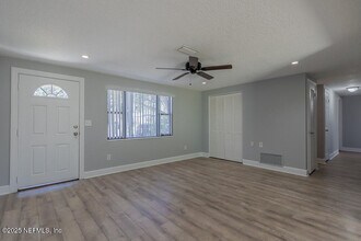 43 Millie Dr in Jacksonville Beach, FL - Building Photo - Building Photo