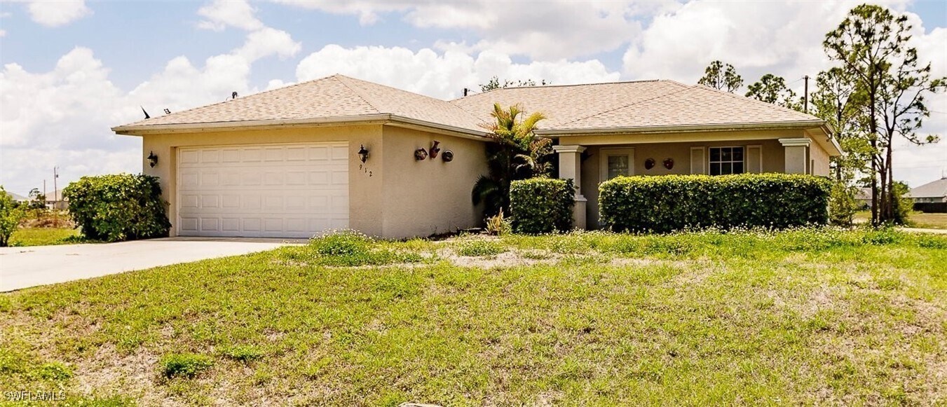 912 Durden Pkwy in Cape Coral, FL - Building Photo