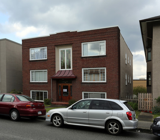 The Deneville in Vancouver, BC - Building Photo - Primary Photo