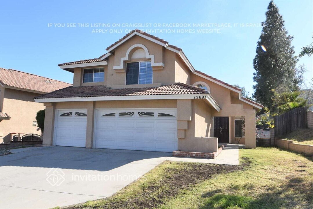 22691 Mesa Springs Way in Moreno Valley, CA - Foto de edificio