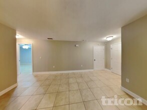 10221 Summerview Cir in Riverview, FL - Building Photo - Building Photo