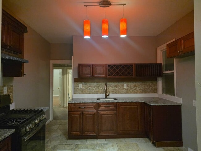 349 Lyons Ave in Newark, NJ - Building Photo - Building Photo