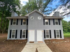 2012 Oakwood Dr in Stockbridge, GA - Building Photo