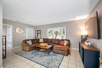 1411 Pine Brook Dr in Clearwater, FL - Building Photo - Building Photo