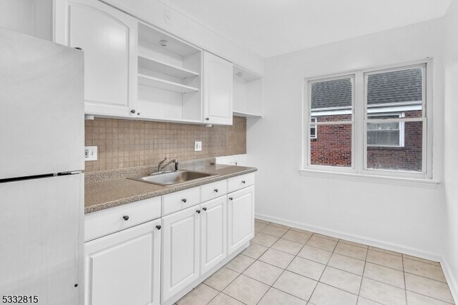 164 Midland Pl in Newark, NJ - Foto de edificio - Building Photo