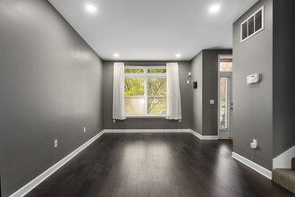 1154 Beacon Hill Ln in Kansas City, MO - Foto de edificio - Building Photo