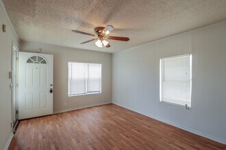 2103 Kewanee Ave in Lubbock, TX - Building Photo - Building Photo