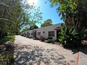 2437 S. Centinela Ave in Santa Monica, CA - Foto de edificio - Building Photo