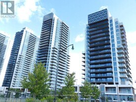 25 McMahon Dr in Toronto, ON - Building Photo