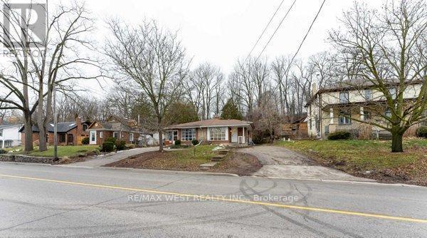 property at 368 Fountain St S