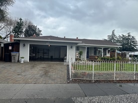 5846 Pontiac Dr in San Jose, CA - Building Photo