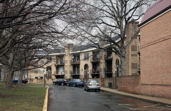 The Commons at Town Square in Washington, DC - Foto de edificio - Building Photo