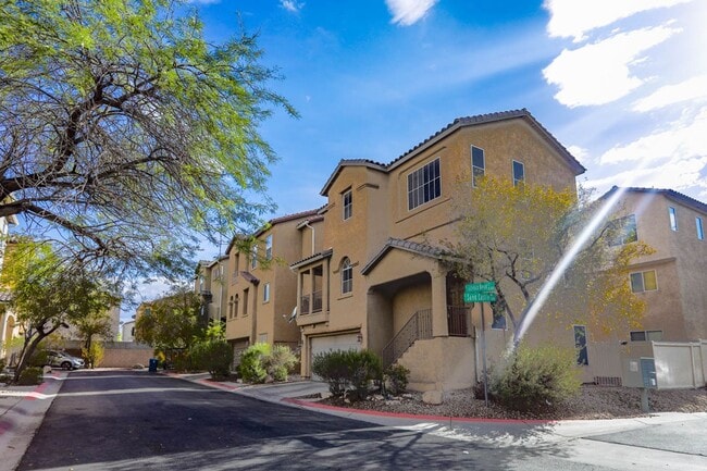 10331 Ladybug Bend St in Las Vegas, NV - Building Photo - Building Photo