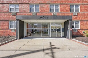 140 Grove St in Stamford, CT - Building Photo