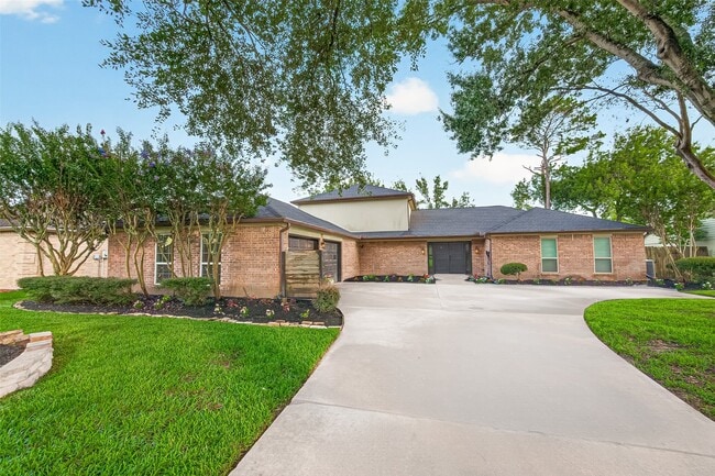 property at 2103 Winged Foot Dr
