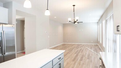 1717 Longhill Dr in Delaware, OH - Building Photo - Building Photo